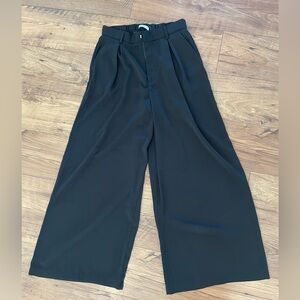 These wide leg trousers are so soft and have an elastic waist band.